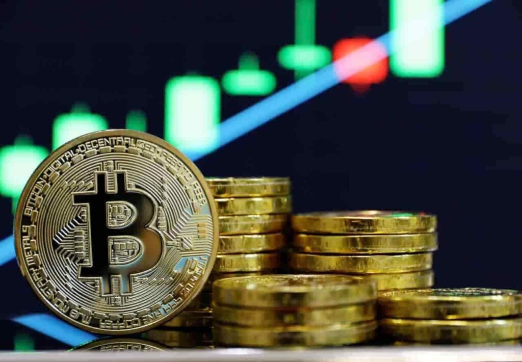 https://finbold.com/heres-why-bitcoin-will-hit-170000-by-early-2025-according-to-analyst/