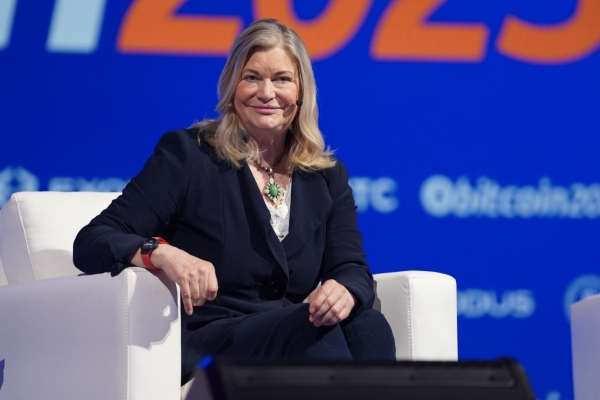 President Trump Supports Strategic Bitcoin Reserve Bill, Senator Lummis Says1